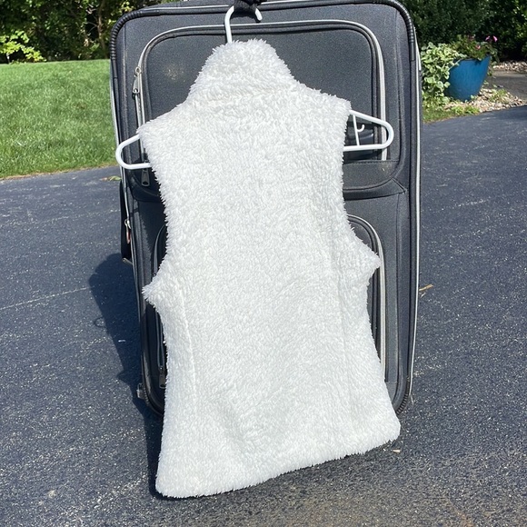 Patagonia XS Fleece Vest - gently used - Picture 3 of 3